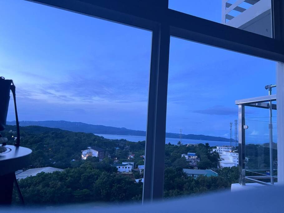 Cozy 1br Fully Furnished Condotel At Boracay Apartment *